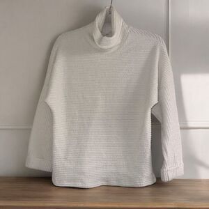 ✨Hayden Waffle Knit Turtleneck Long Cuffed Sleeves White Sz Medium Sweater✨